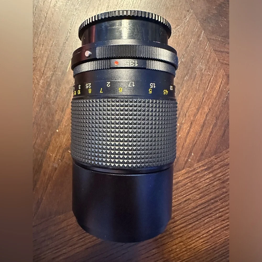 KONICA HEXANON AR 135MM F/3.2 TELEPHOTO LENS. KONICA AR MOUNT CLEAN GLASS & CASE
